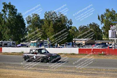 media/Sep-29-2024-24 Hours of Lemons (Sun) [[6a7c256ce3]]/StartFinish (245p-330p)/